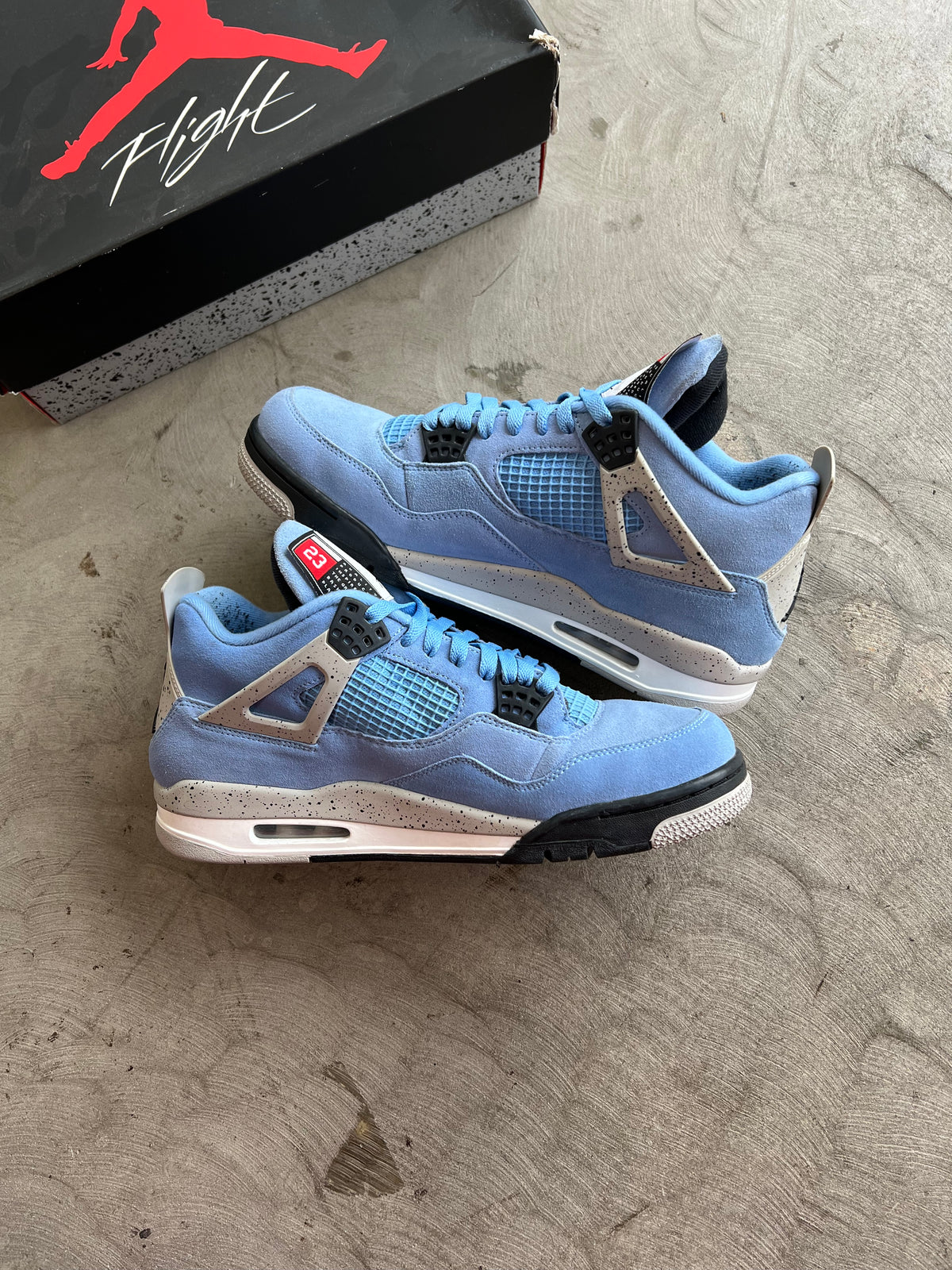 Jordan 4 University Blue Sz. 11