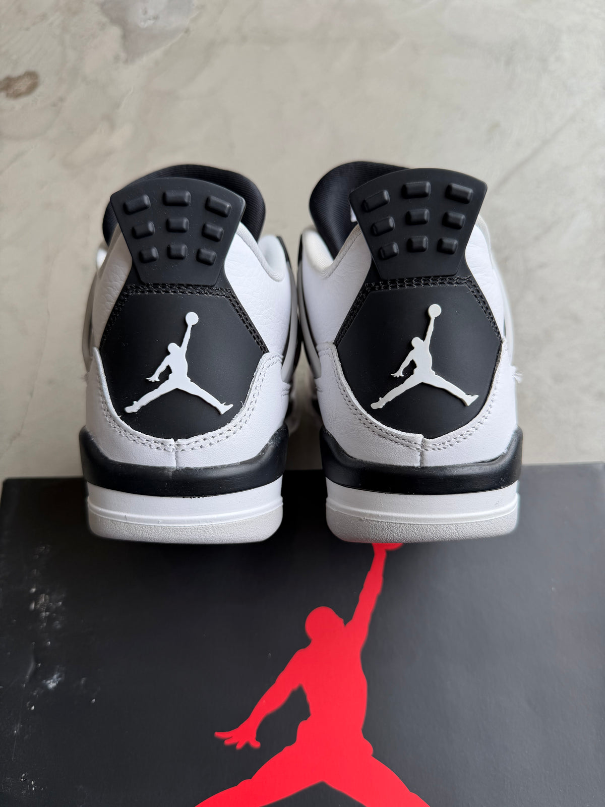 Jordan 4 Military Black Sz. 4.5Y