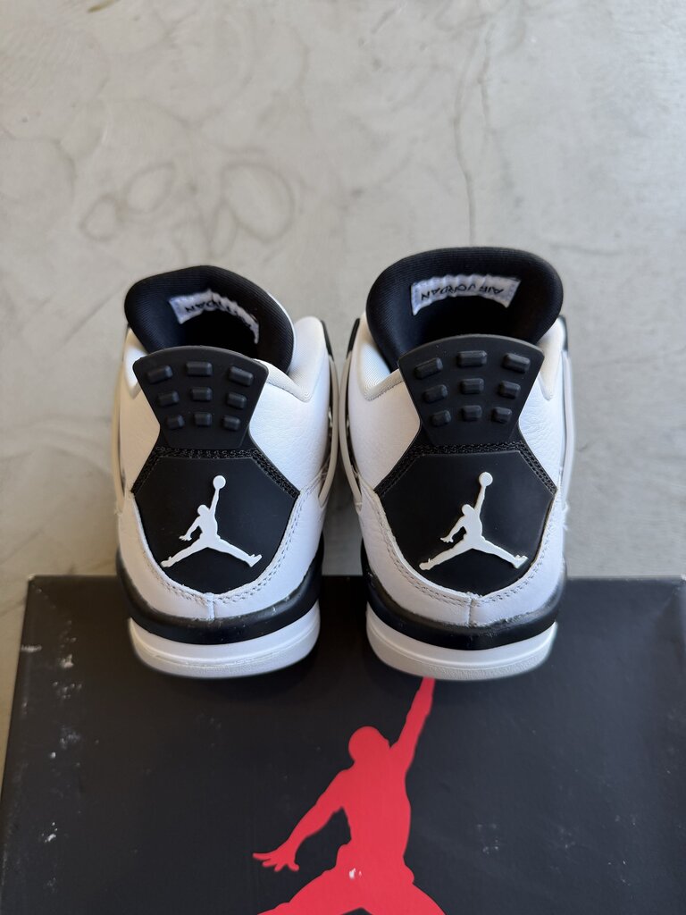 Jordan 4 Military Black Sz.4.5Y