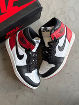 Jordan 1 Black Toe Sz. 9