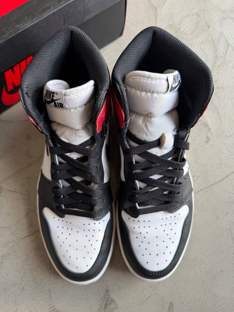 Jordan 1 Black Toe Sz. 9