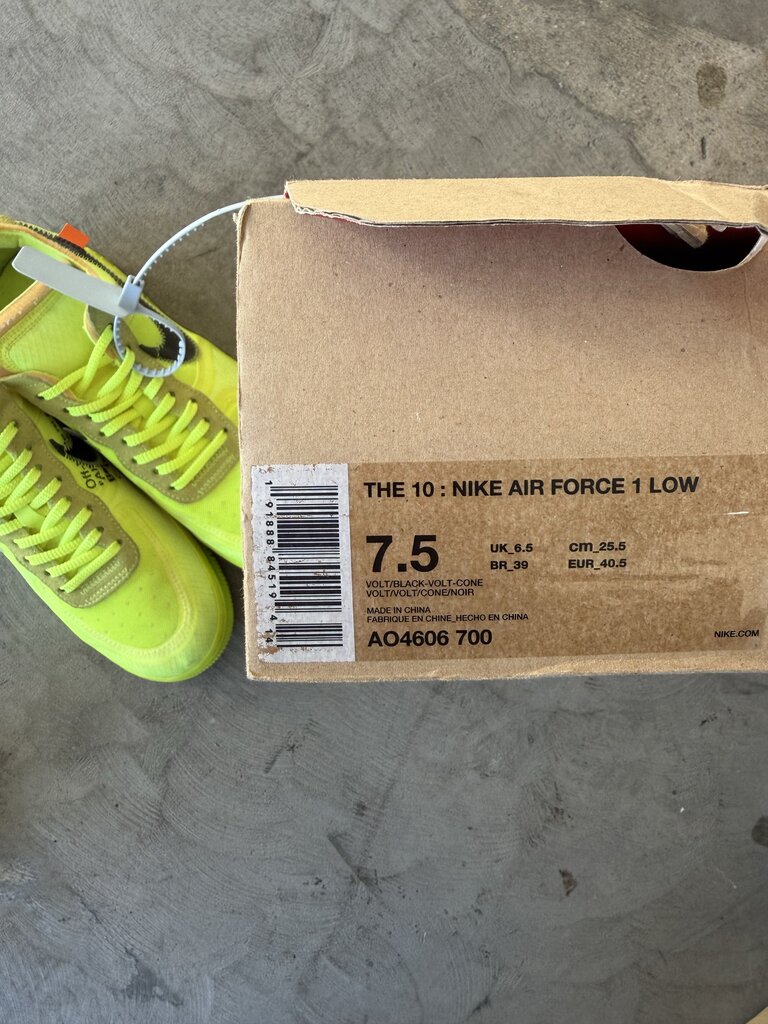 Nike Air Force 1 x Off White Volt Sz. 7.5