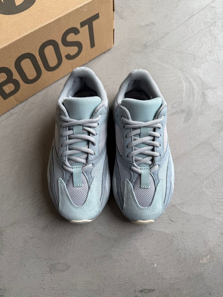 Yeezy 700 Inertia Sz. 4