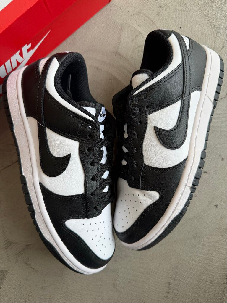 Nike Dunk Low Panda Sz. 7.5W | 6Y