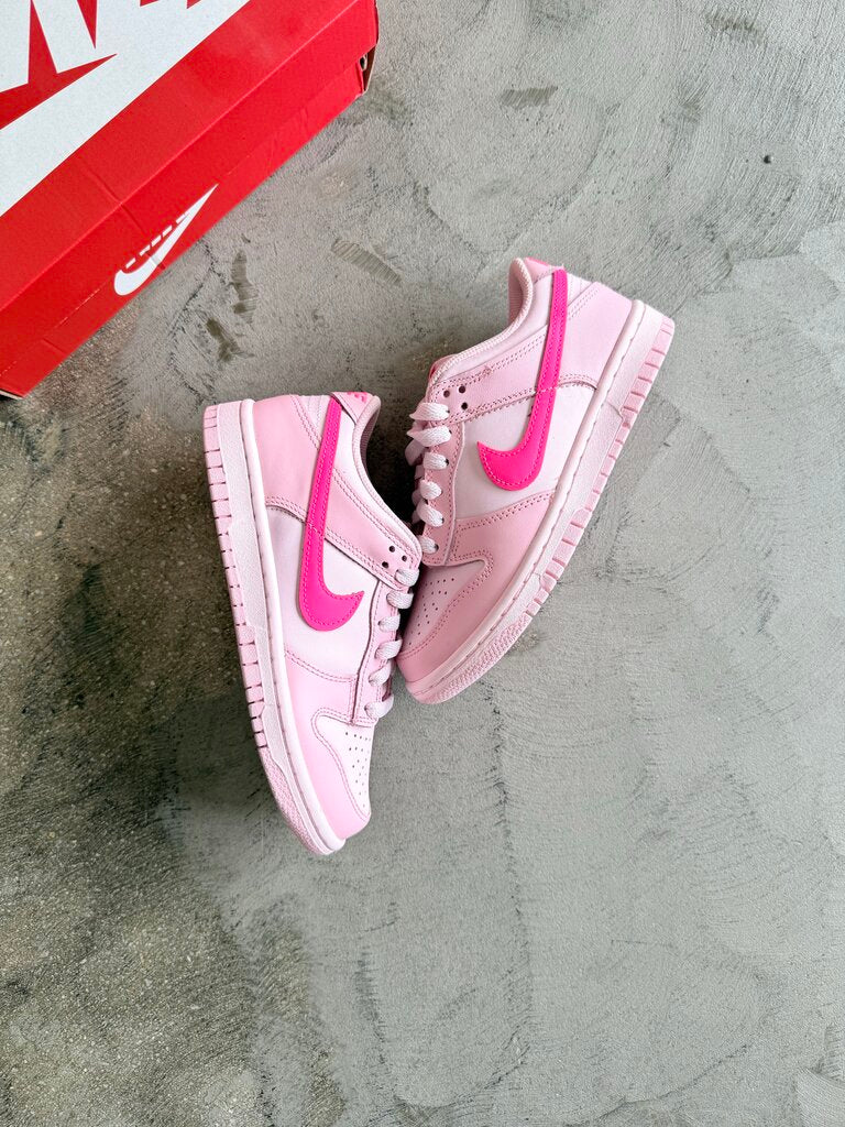 Nike Dunk Low Triple Pink Sz. 4Y
