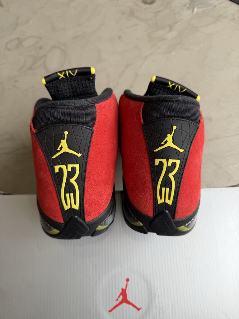 Jordan 14 Ferrari Sz. 11