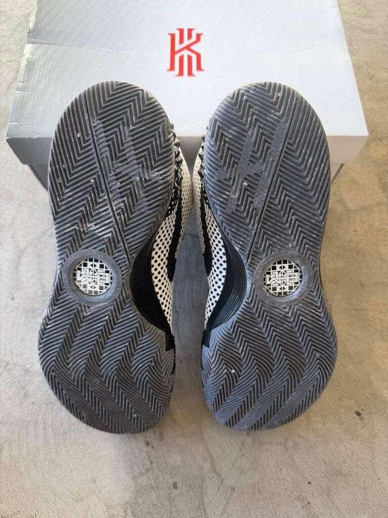 Kyrie 1 BHM Sz. 10