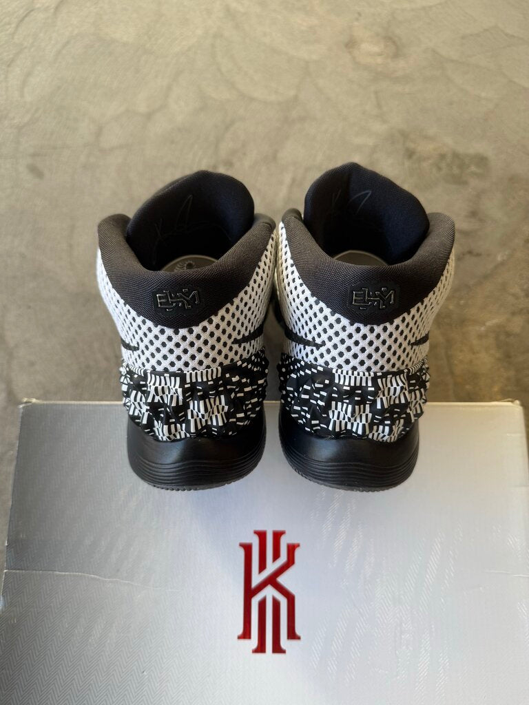 Kyrie 1 BHM Sz. 10
