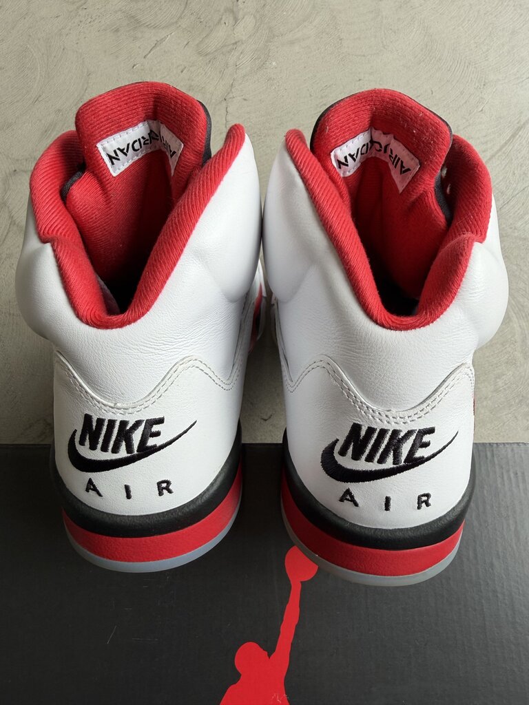 Jordan 5 Fire Red Sz. 10