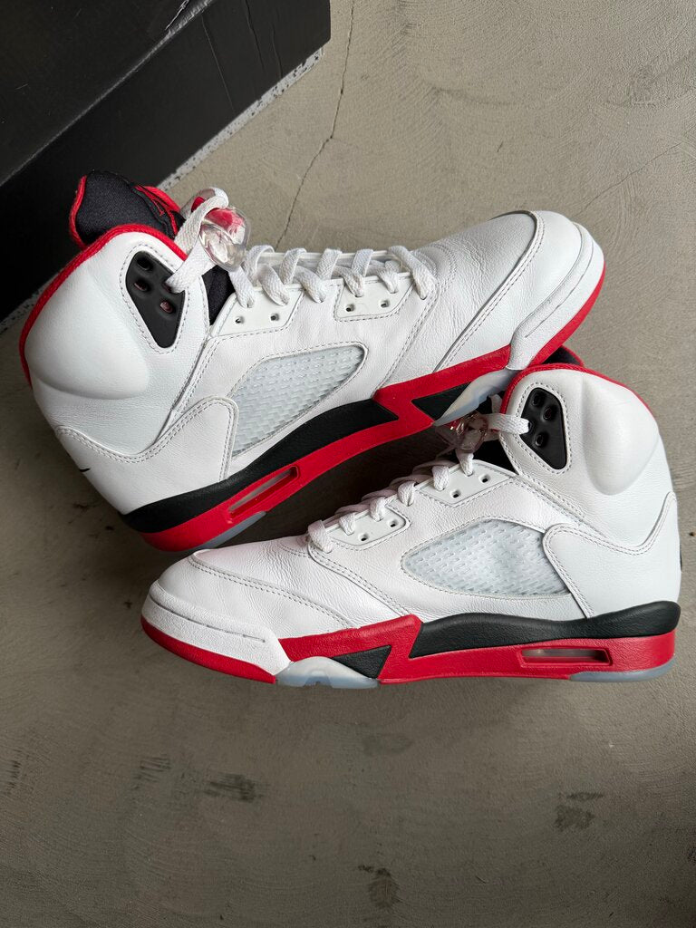 Jordan 5 Fire Red Sz. 10