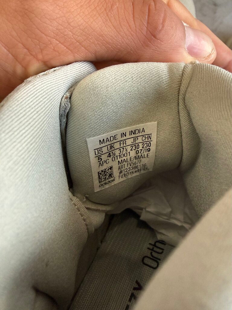 YZY DSRT Boot Salt Sz. 5M |No Box