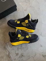 Jordan 4 Thunder Sz. 6.5Y