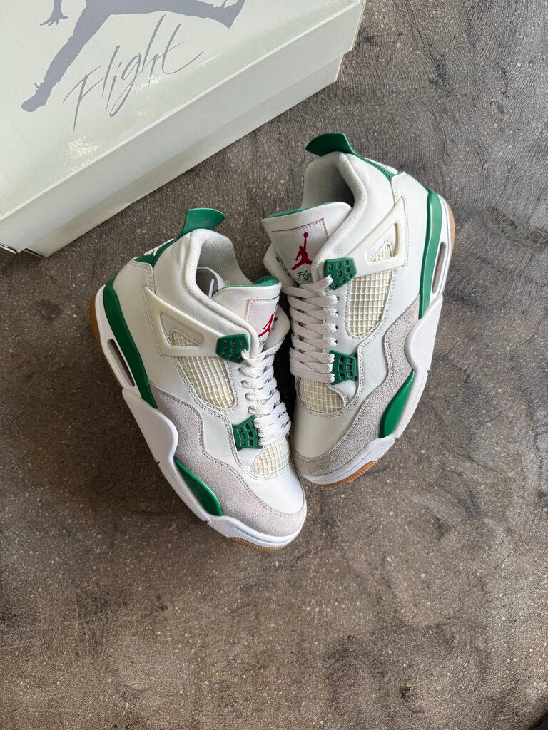 Jordan 4 SB Pine Green Sz. 8.5