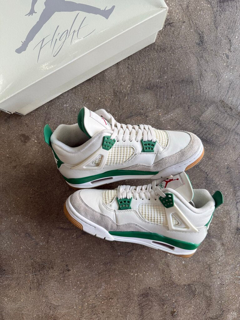 Jordan 4 SB Pine Green Sz. 8.5