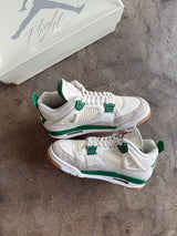 Jordan 4 SB Pine Green Sz. 8.5