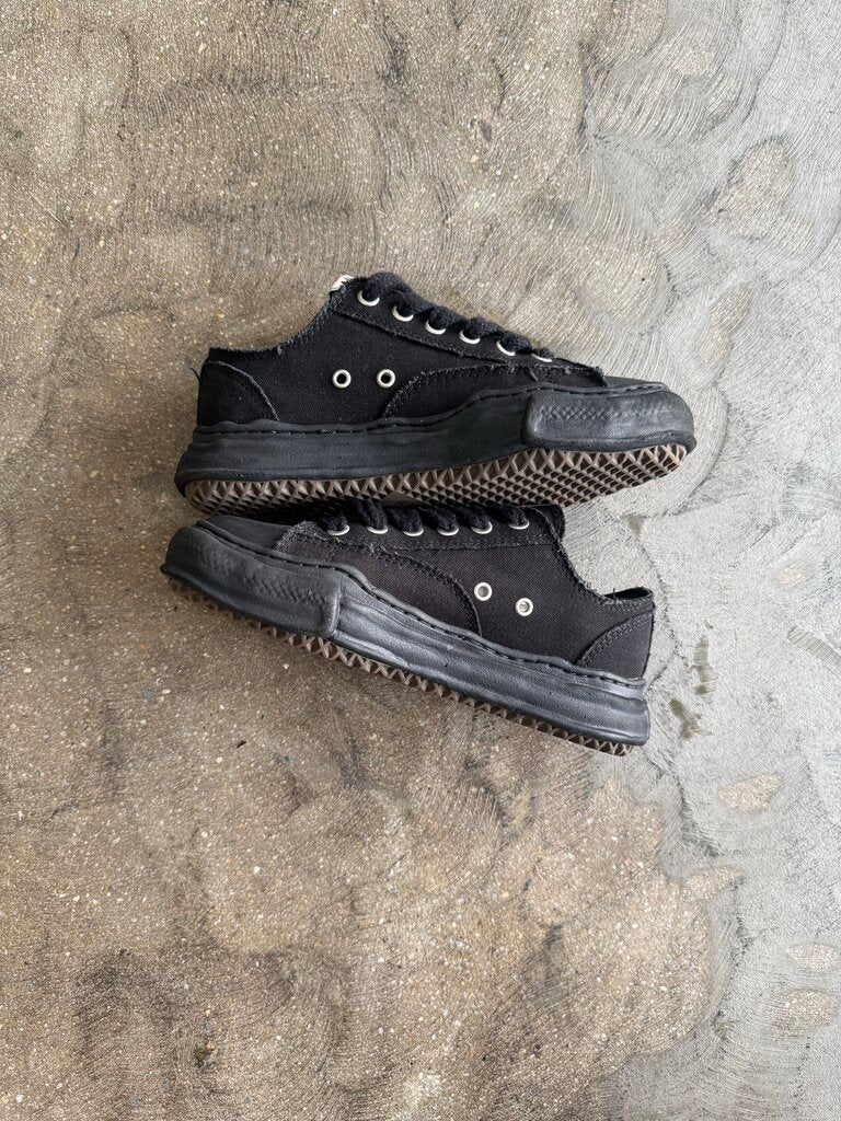 Maison Mihara Peterson Black sz. 39