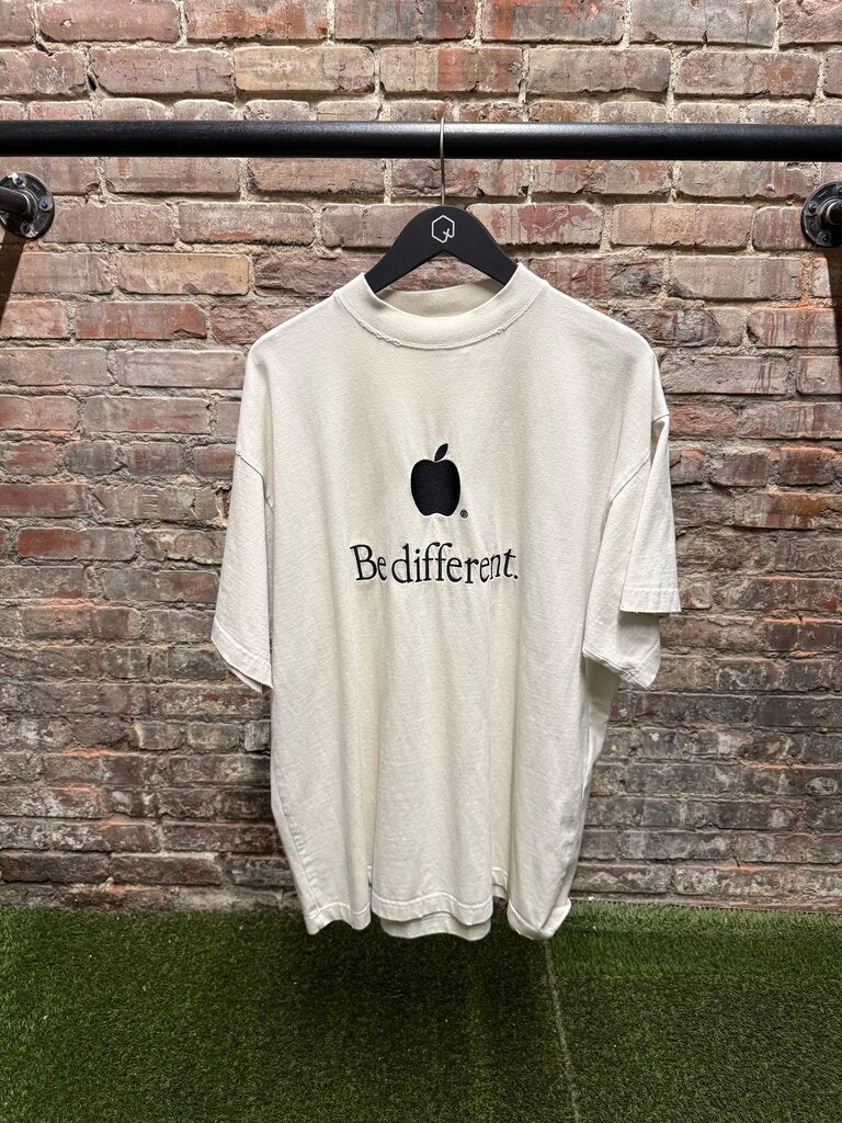 Balenciaga Be Different Tee sz. S