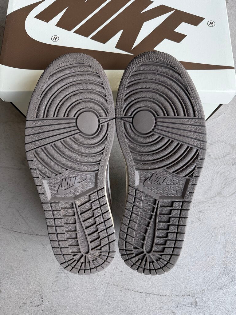 Travis Scott x Jordan 1 Reverse Mocha sz. 7.5