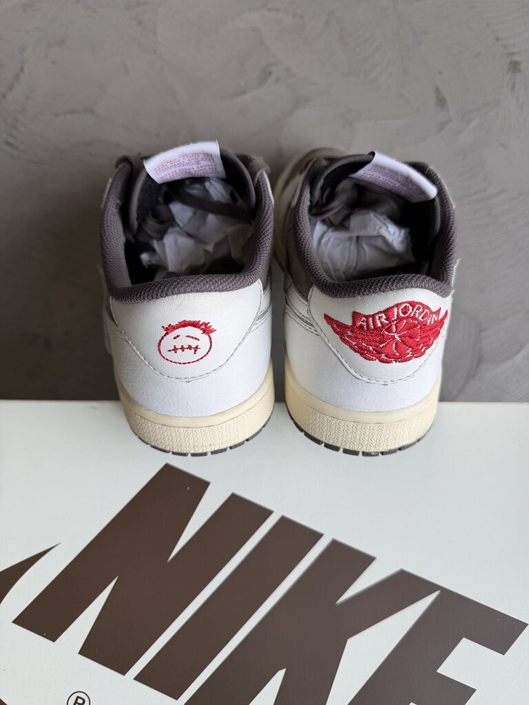 Travis Scott x Jordan 1 Reverse Mocha sz. 7.5
