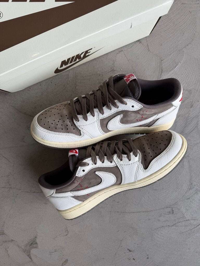 Travis Scott x Jordan 1 Reverse Mocha sz. 7.5