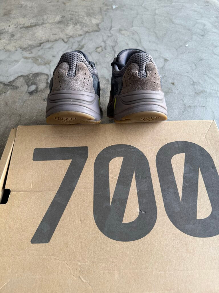 Yeezy 700 Mauve sz. 13