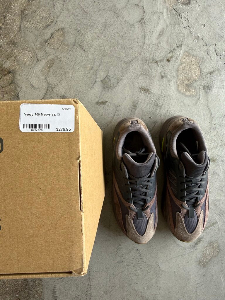 Yeezy 700 Mauve sz. 13