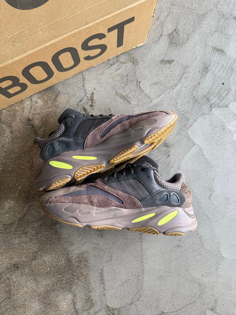 Yeezy 700 Mauve sz. 13