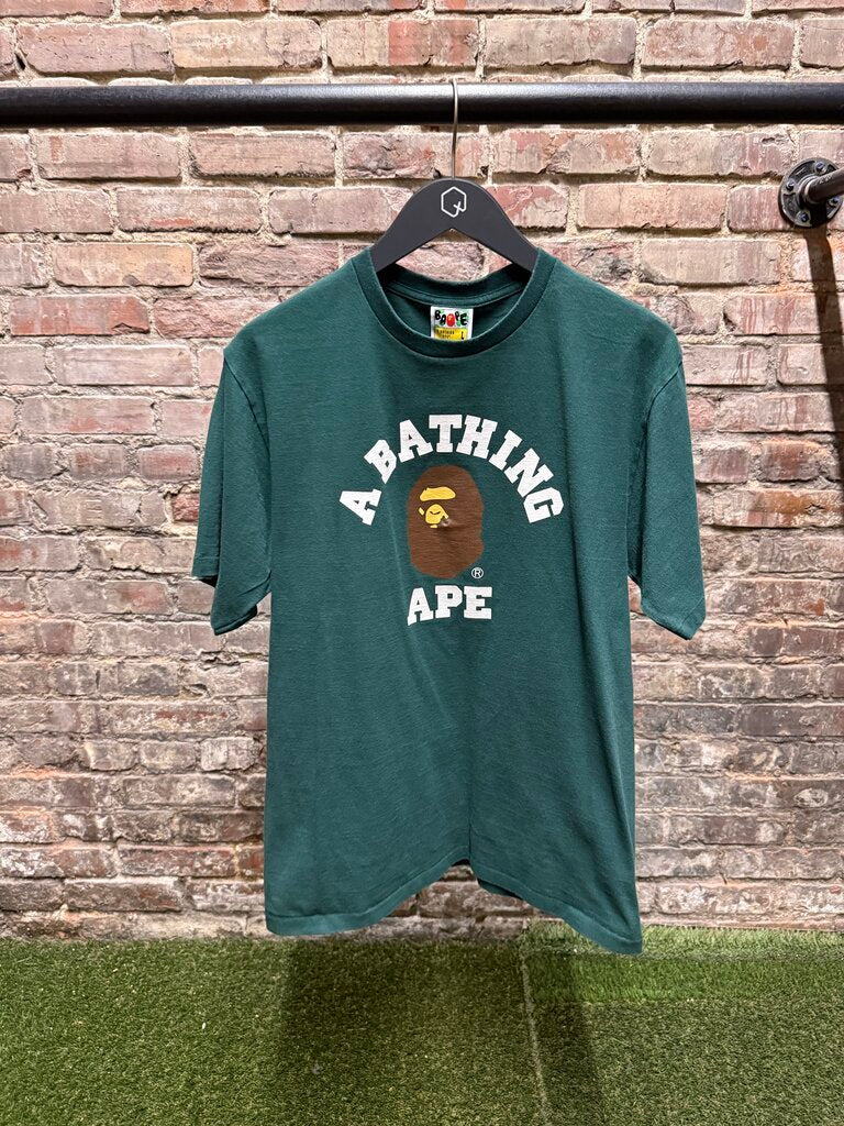 A Bathing Ape College Green Tee sz. L