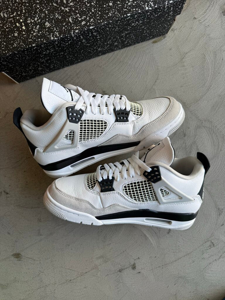 Jordan 4 Military Black sz. 8