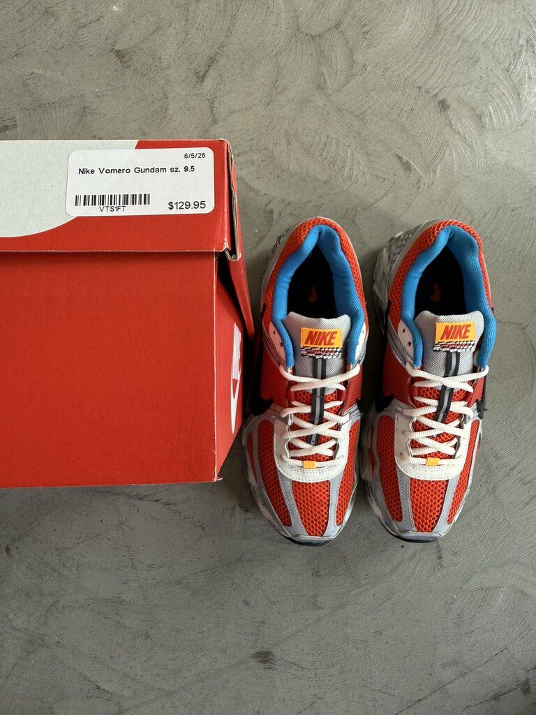 Nike Vomero Gundam sz. 9.5
