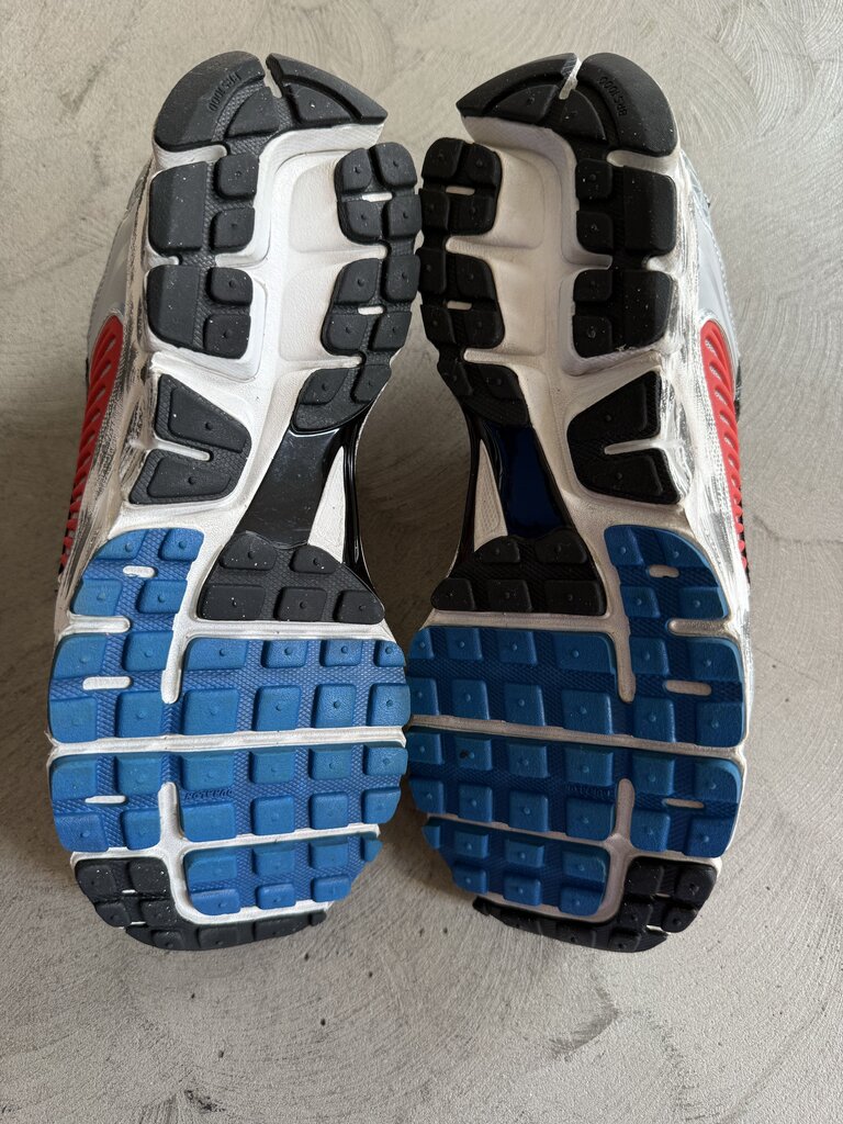 Nike Vomero Gundam sz. 9.5