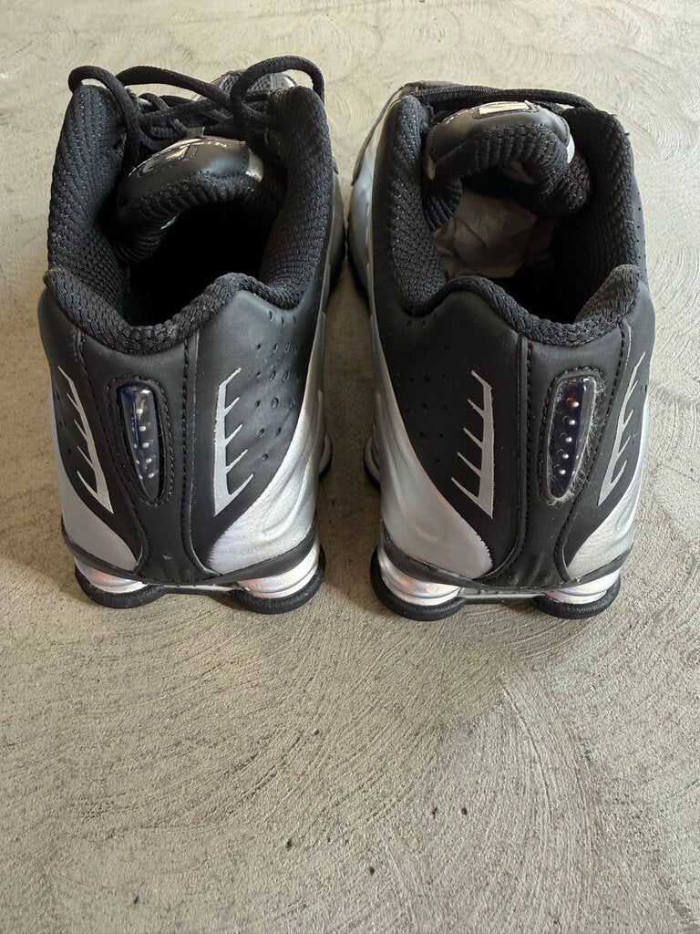 Nike Shoe R4 Metallic Silver sz. 10