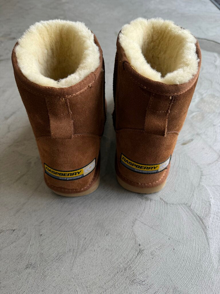 GV Gallery Raspberry Hills Boots sz. 13 (no box)