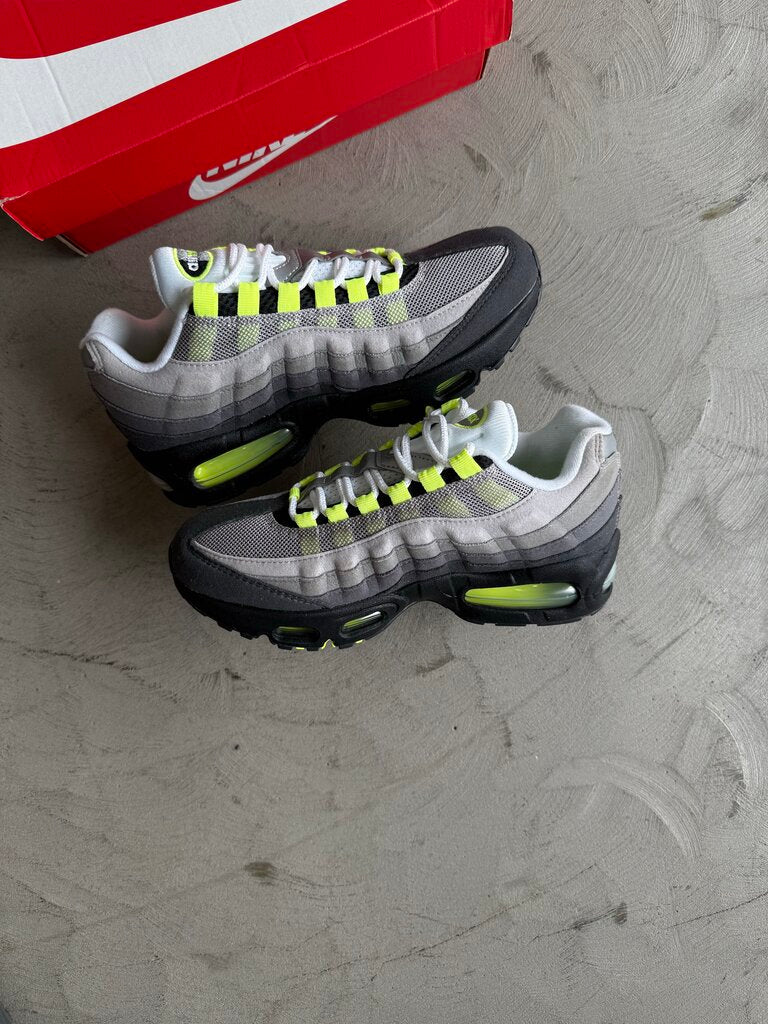 Nike AirMax 95 Neon Big Bubble Sz. 6Y