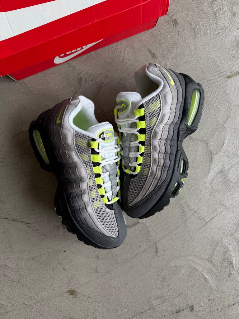 Nike AirMax 95 Neon Big Bubble Sz. 6Y