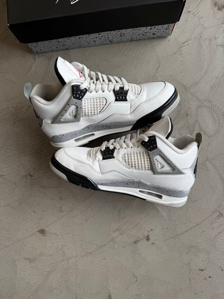 Jordan 4 White Cement Sz. 9
