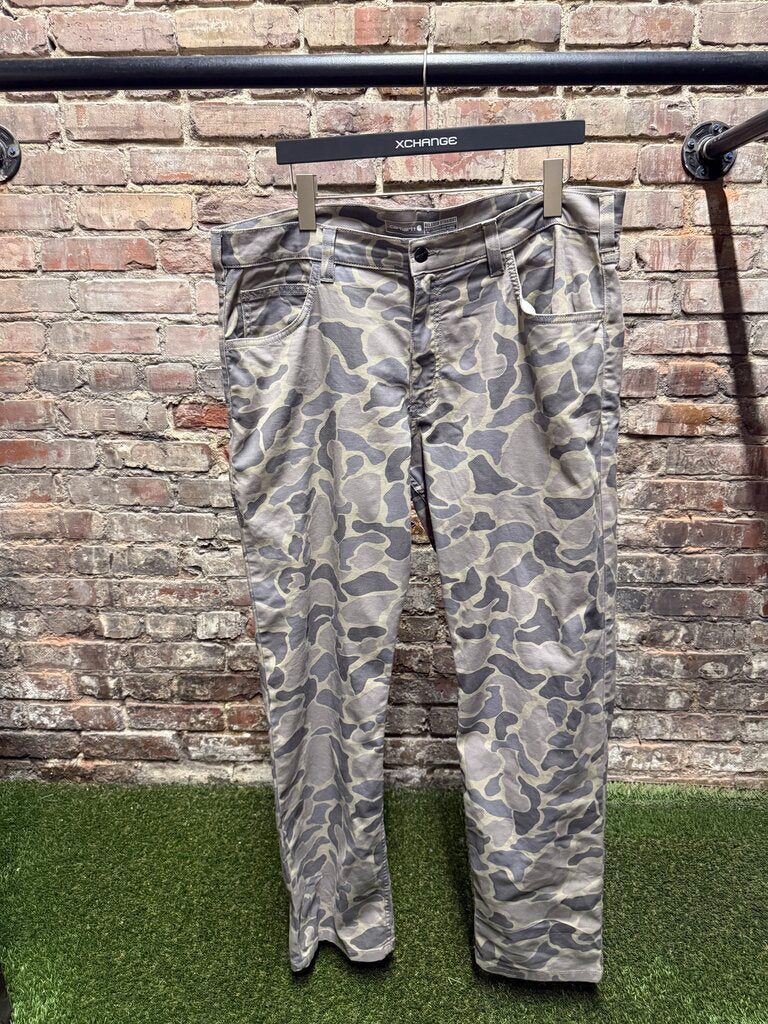 Vintage Carhartt WIP Camo Pants Sz. 38