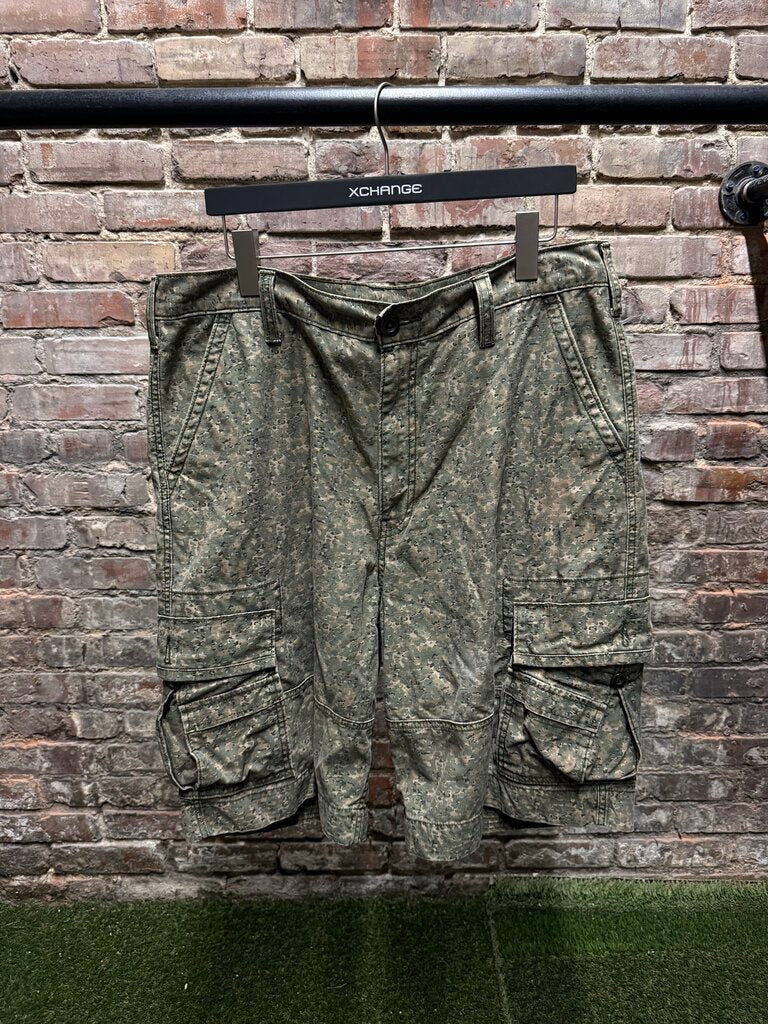 Vintage Levi Camo Green Shorts Sz. L