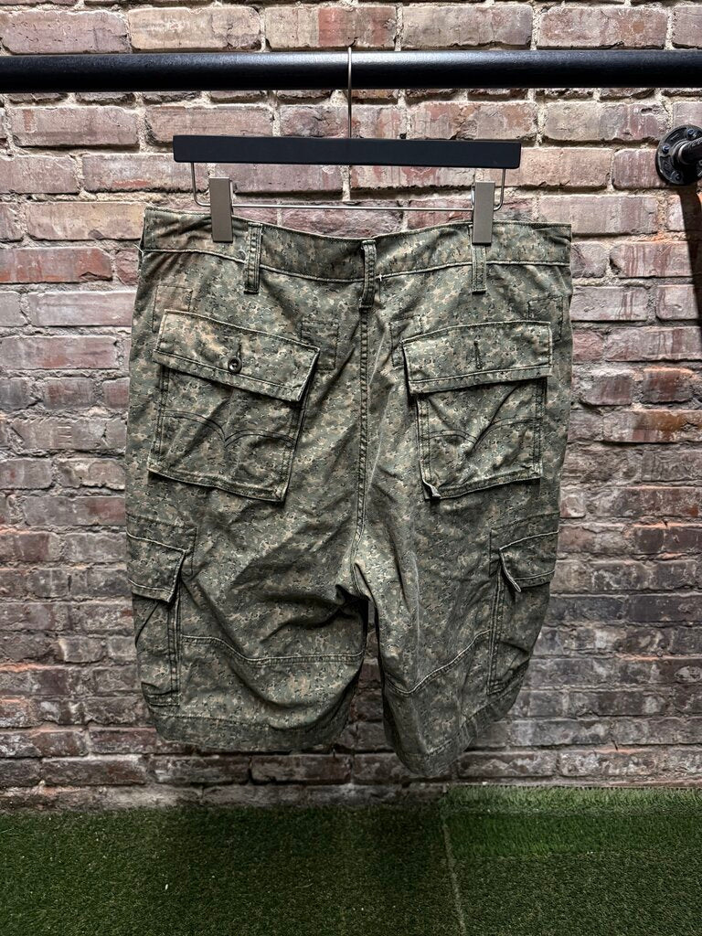Vintage Levi Camo Green Shorts Sz. L
