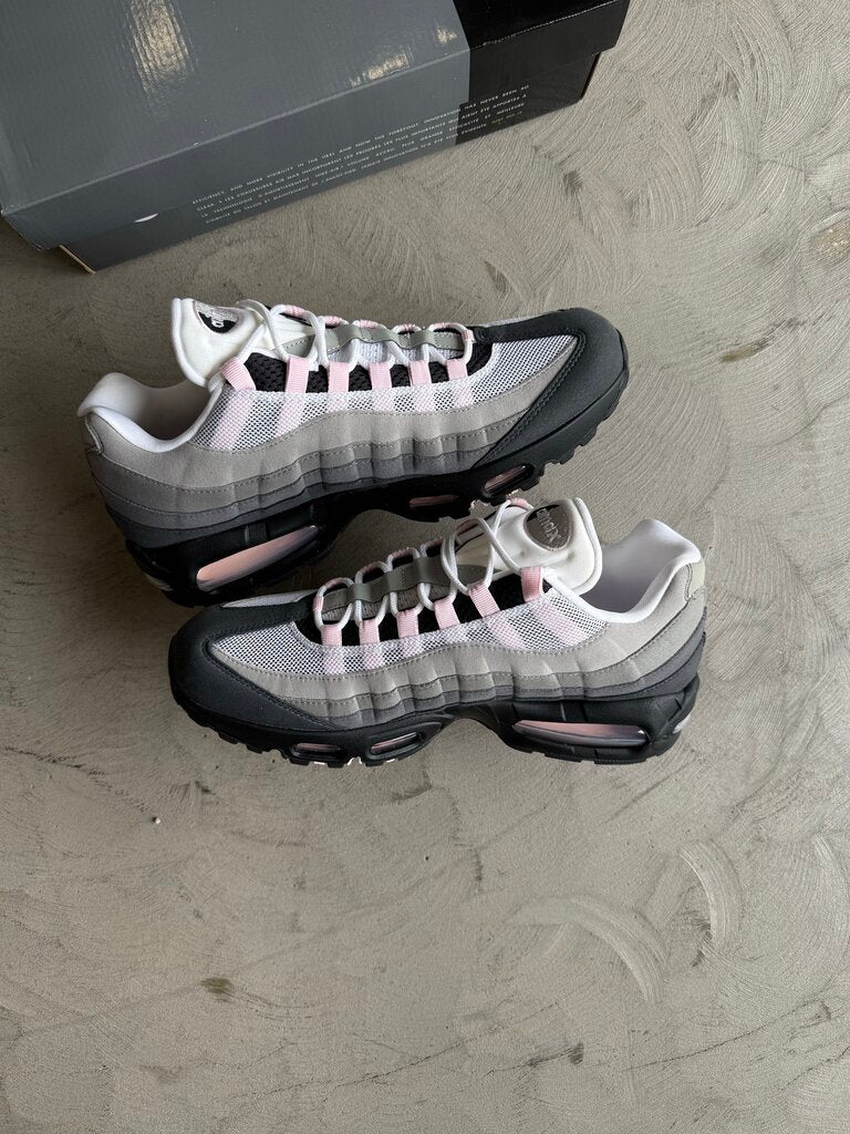 Nike AirMax 95 Pink Foam Sz. 11M