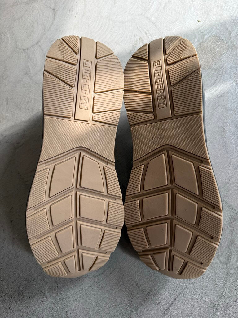 Burberry Ramsey Vintage Check Suede sz. 44