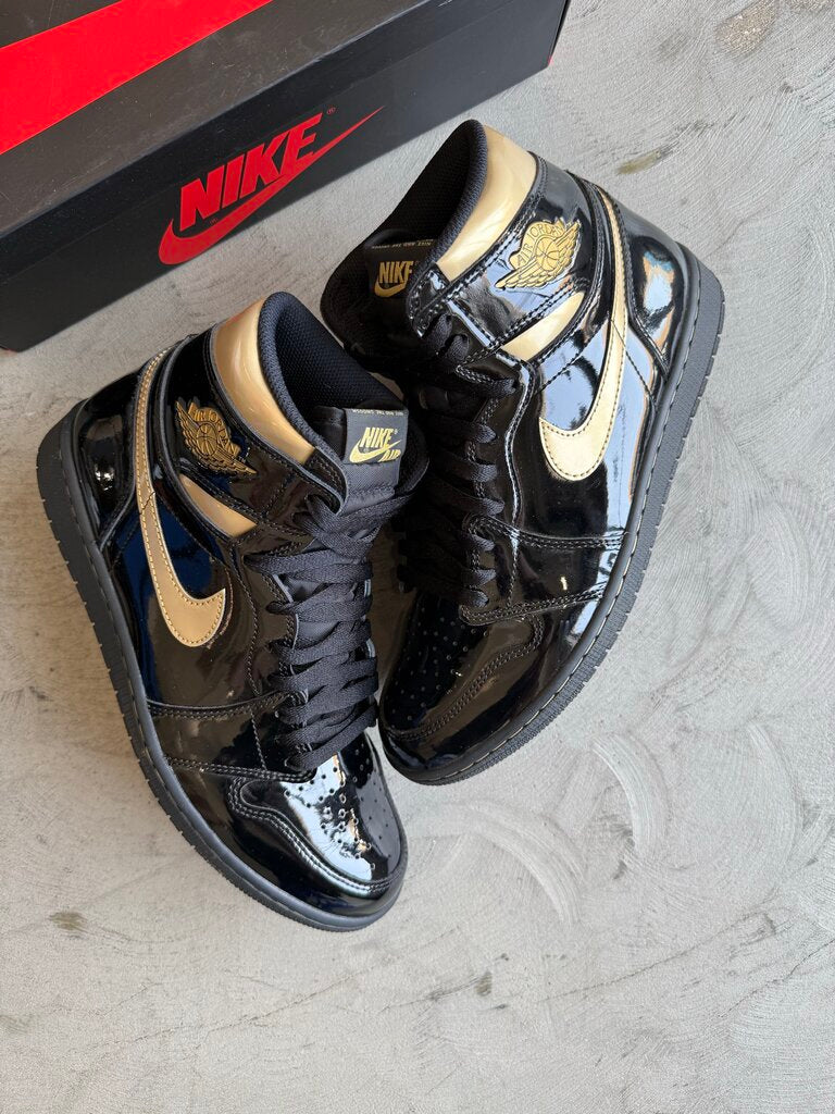 Jordan 1 High Black Metallic Gold sz. 11