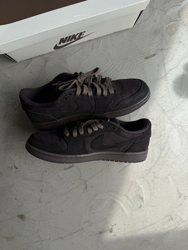 Travis Scott x Jordan 1 Velvet Brown sz. 8.5