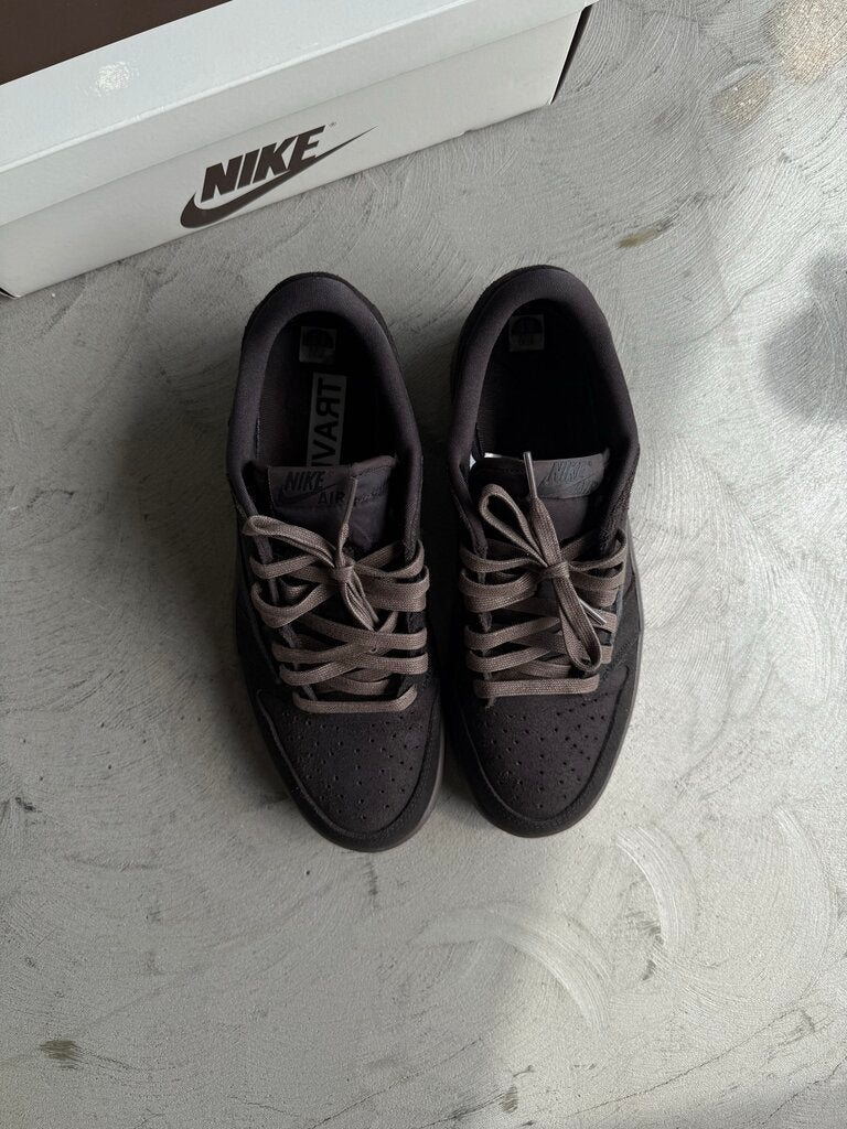 Travis Scott x Jordan 1 Velvet Brown sz. 8.5