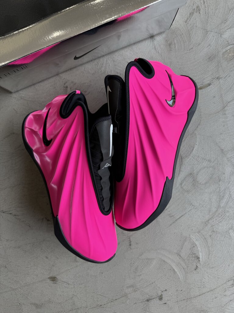 Nike GT Future Hyper Pink sz. 11.5