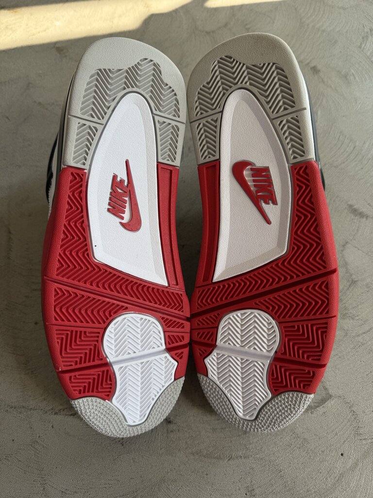 Jordan 4 Fire Red (2020) sz. 11.5
