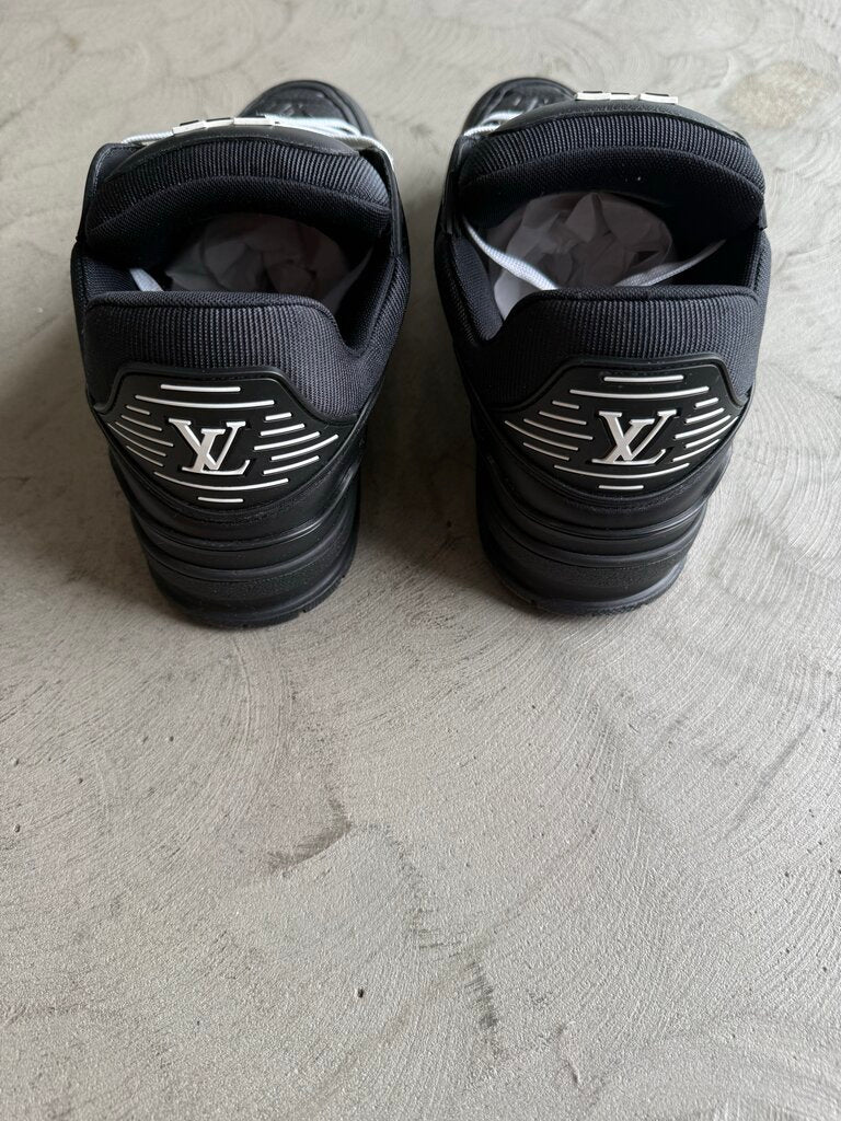 Louis Vuitton Trainer Blk sz. 8.5