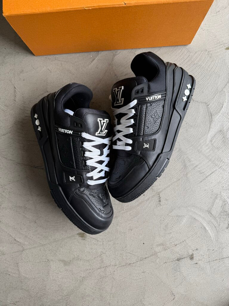 Louis Vuitton Trainer Blk sz. 8.5