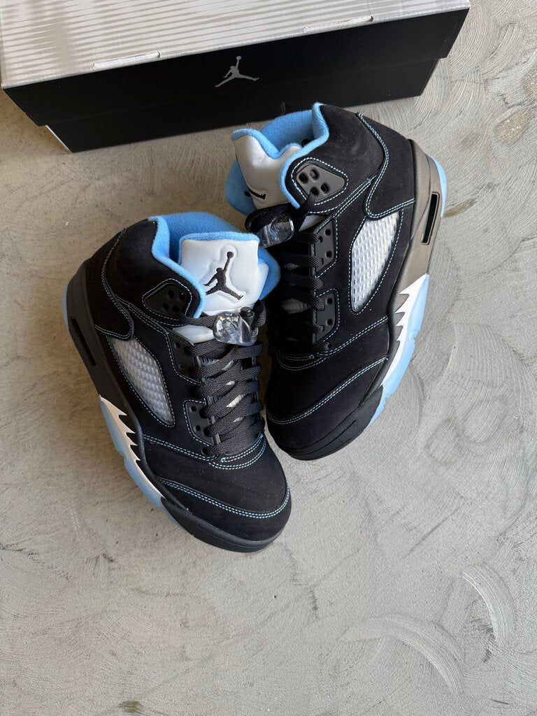 Jordan 5 Black University Blue sz. 8