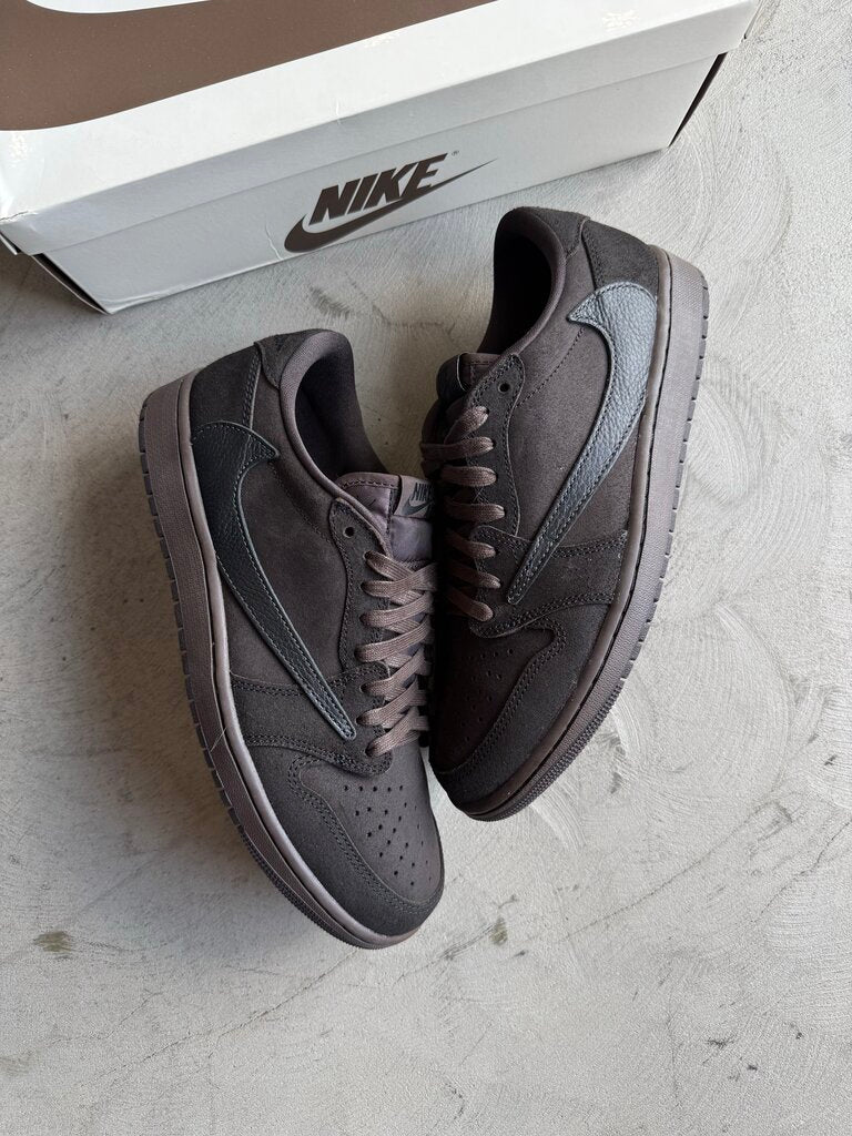 Travis Scott x Jordan 1 Low Velvet sz. 10.5